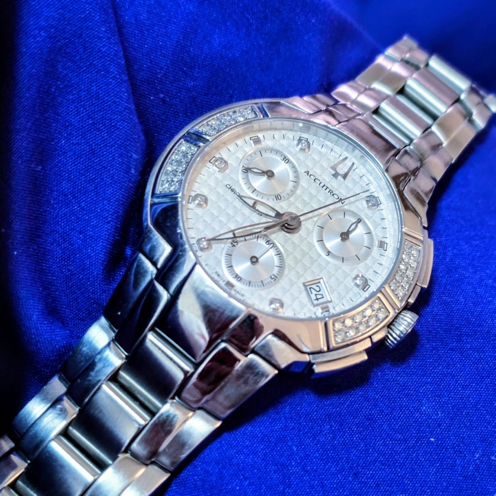 Bulova Accutron 26E05 Diamond Studded Chrono Swiss Made Collectible Men Watch
